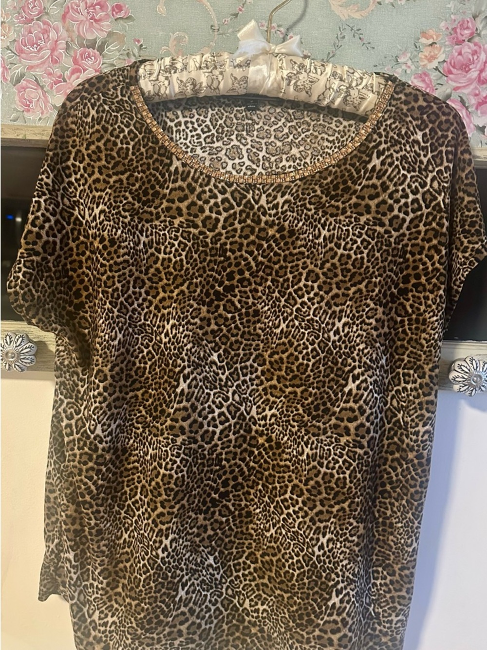 Leopard Print Short Sleeve Tee in Brown